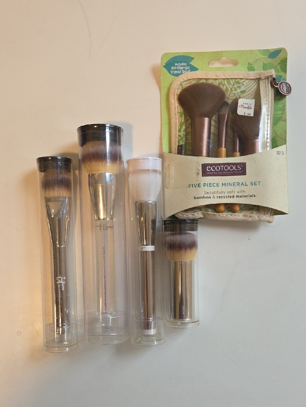 IT Cosmetics And Ecotools Makeup Brushes 9 Total Brusges Never Used Sealed